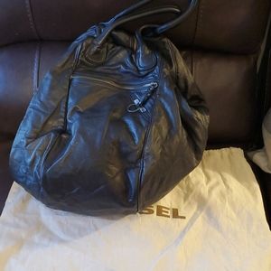 Diesel- black zip shoulder bag